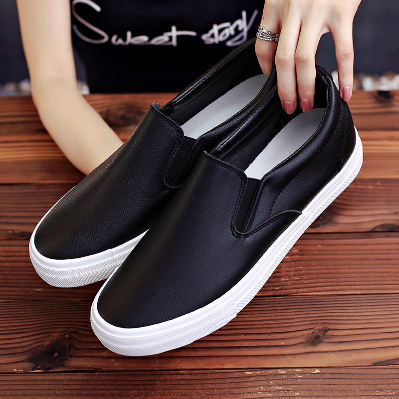 Trending closed sneaker